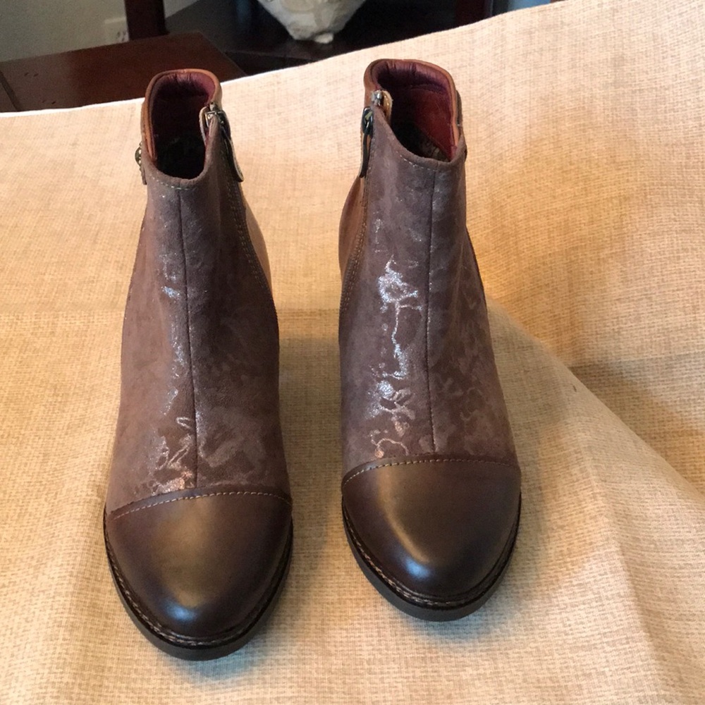 L’ARTISTE BOOTIES